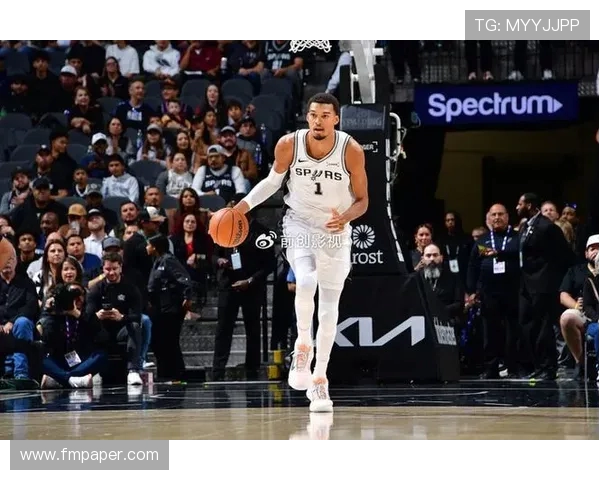 文班亚马虽砍下25分13板4帽但7次失误让球队难以救主